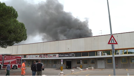 Incendio al Gros: in fumo azienda di abbigliamento