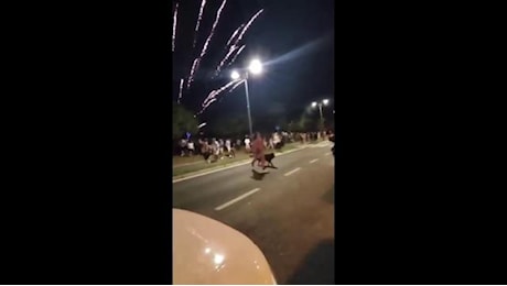 L'esplosione, le grida e la fuga: il video dei fuochi d'artificio caduti tra la gente alla sagra