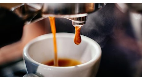 Caffè a 2 euro: rischio sempre più reale