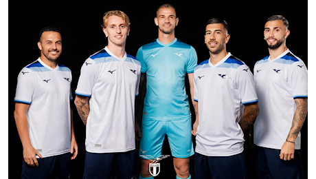 La Lazio celebra 125 anni: ecco la maglia