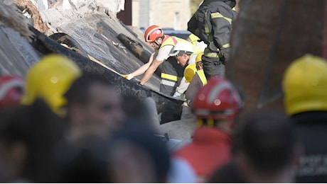 Serbia, crolla il tetto di una stazione ferroviaria: almeno 13 morti