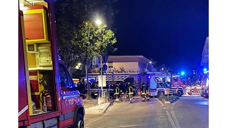 Incendio in un hotel di Abano Terme, 43 intossicati tra cui 2 bambini. Le immagini