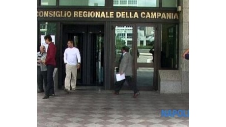 Contro il Governatore Vincenzo De Luca presentata mozione di sfiducia dal Centro Destra