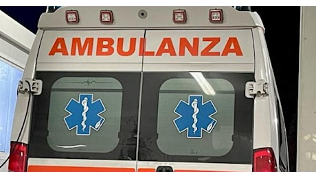 Un camion si ribalta a San Polo di Torrile, un ferito