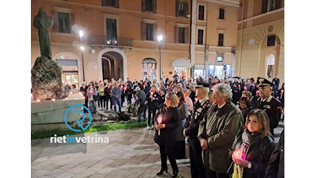 Centinaia di persone alla Fiaccolata per la Pace nel centro storico di Rieti