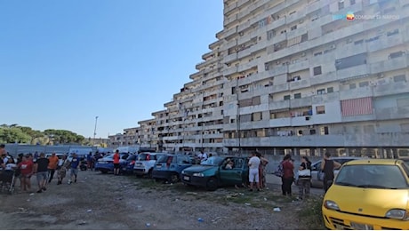 Scampia, anche le ultime 11 famiglie lasciano la Vela Rossa