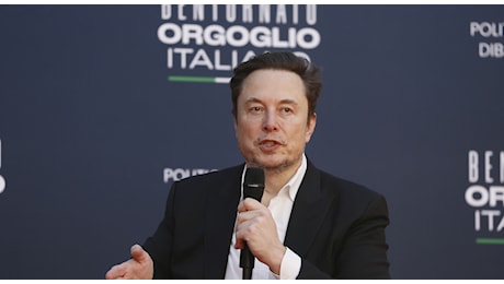 Stop ai migranti in Albania, Elon Musk: «Questi giudici devono andarsene». Csm: parole inaccettabili e pericolose