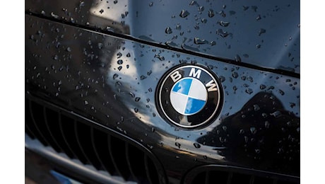 BMW, il SUV più amato si converte: novità assoluta sotto il cofano, occhio anche al prezzo