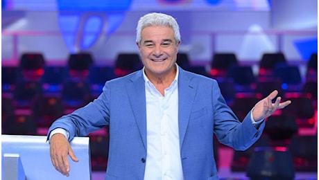 Pino Insegno confermato dalla Rai a Reazione a Catena nonostante gli ascolti flop, quando inizia il programma
