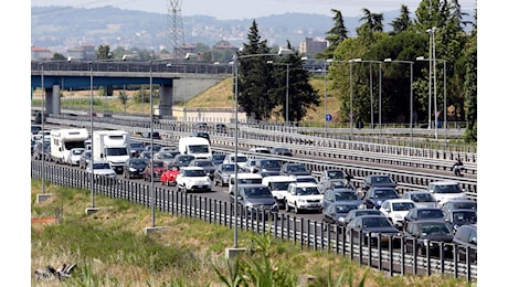 Ponti di Primavera, traffico in aumento in Toscana e Umbria. La mappa delle strade più a rischio