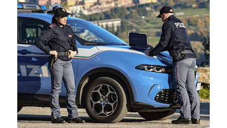 Contravviene al divieto di avvicinarsi ai genitori: 36enne arrestato dalla Polizia di Stato