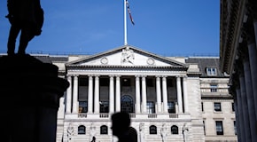 Bank of England lascia i tassi d'interesse al 5,25%
