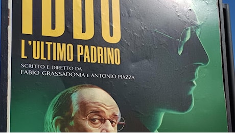 Sui manifesti del film 'Iddu' insulti contro Messina Denaro