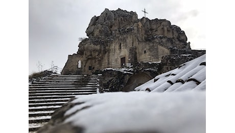 Allerta meteo: ciclone di Natale con bomba di neve nelle regioni del centro-sud: Basilicata, Calabria, Marche, Sicilia, Abruzzo, Gargano e Cilento