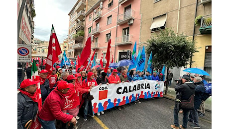 Sciopero generale, piazze piene in tutta Italia. La cronaca