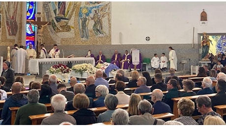 Strage familiare di Nuoro, oggi i funerali delle vittime: presente anche il 14enne sopravvissuto