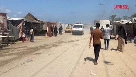 Gaza, raid israeliano sul campo profughi di Khan Younis