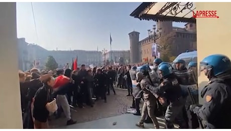 Sciopero nazionale degli studenti, scontri a Torino tra manifestanti e polizia