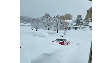 USA, evento di neve effetto lago da record: case e auto sepolte ad Erie | FOTO