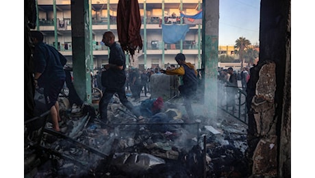 Gaza, media: quasi 90 morti in raid di Israele, oltre 60 vittime in attacco vicino ospedale