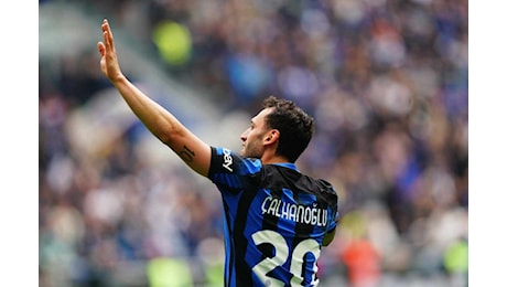 Calciomercato Inter, mega offerta per Calhanoglu: spunta la cifra da capogiro