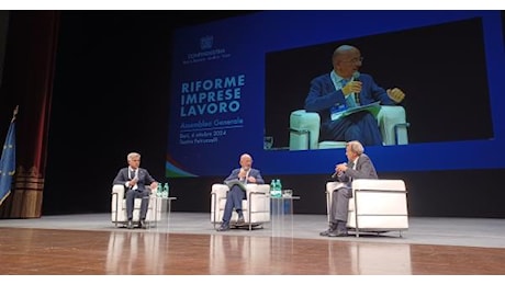 Assemblea Confindustria a Bari, Tajani: «Il nostro candidato per la Regione Puglia? Potrebbe essere un civico»