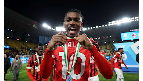 Milan, Leao: Due anni senza trofei è stata dura. Vincere la Supercoppa in un derby in quel modo è stato stupendo