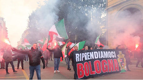 Scontri a Bologna, il sindaco attacca prefetto e Meloni. E multa Patrioti e Casapound