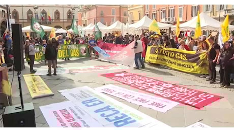 In corteo per l'ambiente. A Ravenna no al rigassificatore
