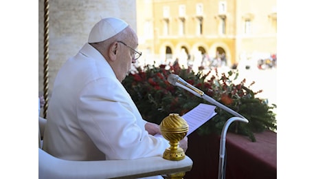 “Gesù è porta di salvezza”. La benedizione “ubi et orbi” del Papa