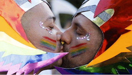 Ungheria, stop agli eventi pubblici Lgbtq+: approvato emendamento costituzionale