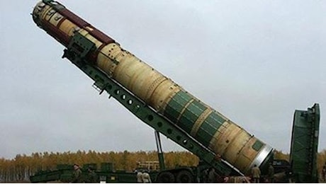 Il supermissile di Putin fa flop: l’icona della potenza russa esplode al lancio e distrugge la base