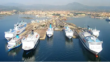Caro traghetti: il Civitavecchia-Olbia per famiglia con due bimbi fino a 1.640 euro