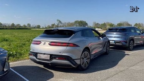 Denza Z9 GT, l’auto che fa parcheggi “impossibili”
