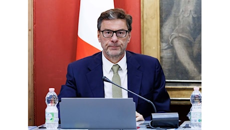 Il richiamo di Giorgetti: Tutti devono contribuire. E Moody's conferma il rating