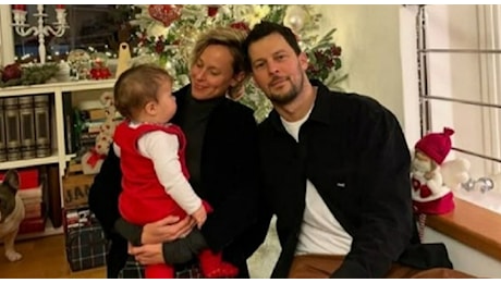 Federica Pellegrini, la foto del pranzo in famiglia il 25 dicembre con la figlia Matilde e Matteo Giunta: «Buon primo Natale piccolina nostra»