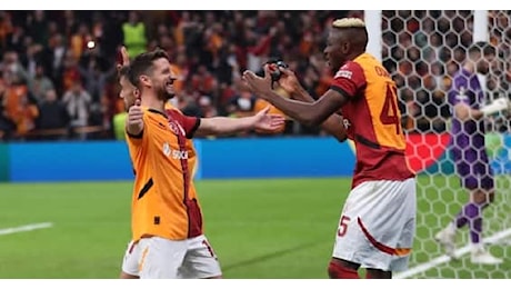 Galatasaray, Osimhen segna due gol contro il Tottenham con due assist di Mertens