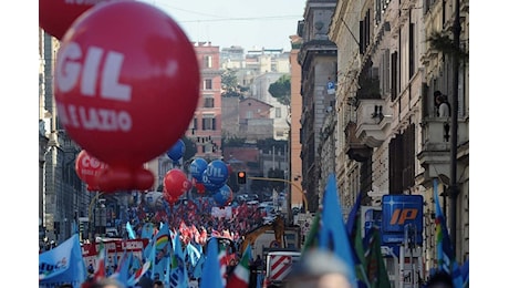 Doppia manifestazione a Roma il 29 novembre: gli orari, i percorsi dei cortei con strade e bus deviati