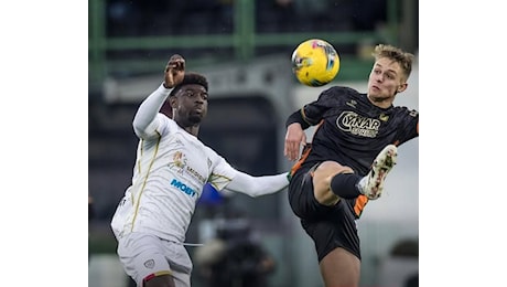 Venezia-Cagliari 2-1. Mai una gioia a Natale per i tifosi rossoblù e il futuro è cupo