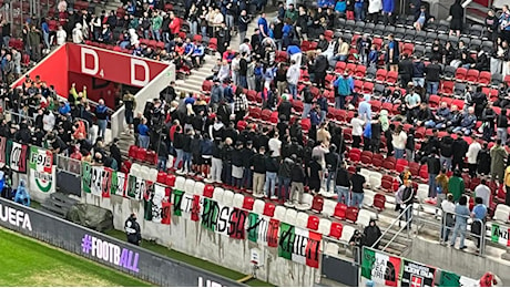 Italia, ultra azzurri di spalle durante l'inno di Israele. Cosa è successo prima della partita di Nations League