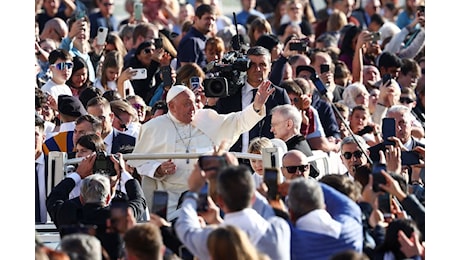 Udienza. Papa Francesco: nella guerra tutti perdono, prime vittime bambini e famiglie