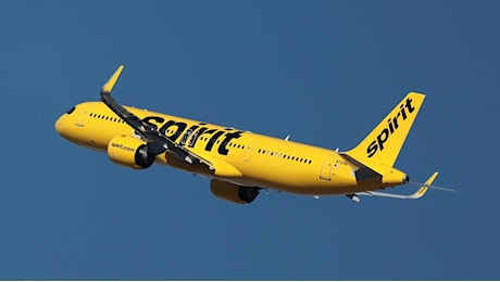 Aereo Spirit Airlines colpito da spari e dirottato, ferito un membro dell’equipaggio