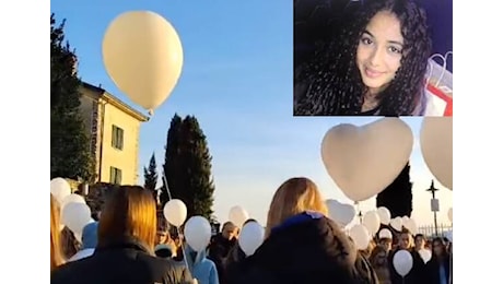 Gli amici di Besozzo ricordano Larimar, un lancio di palloncini per la giovane morta in Sicilia