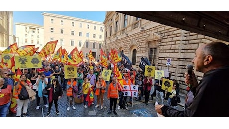 Unione Sindacale di Base: RSU 2025. L'unico voto utile: quello per l'alternativa sindacale
