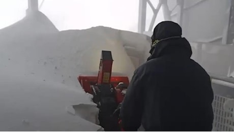 Escursionisti dispersi sul Gran Sasso da quasi 72 ore: ma quanto si può resistere sottozero e in quelle condizioni?