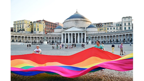 Napoli Pride 2024, orari e percorso della parata il 29 giugno: strade chiuse e programma dell'evento