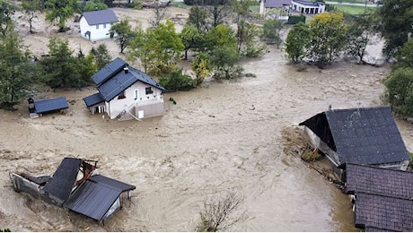 Emergenza maltempo in Bosnia, “diluvio di proporzioni bibliche”: ci sono vittime e dispersi