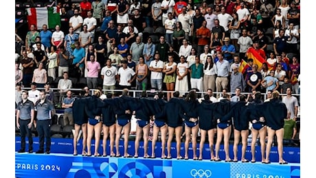 Pallanuoto, 6 mesi di sospensione per il Settebello dopo le proteste ai Giochi di Parigi