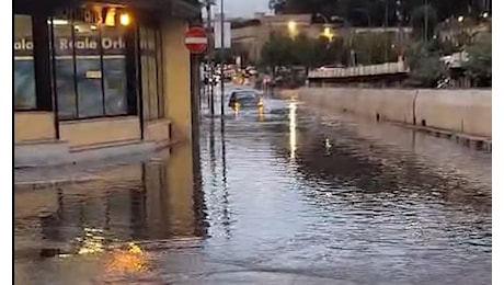 Il maltempo flagella Palermo, chiuso per ore l’aeroporto Falcone-Borsellino, strade allagate in città CLICCA PER IL VIDEO