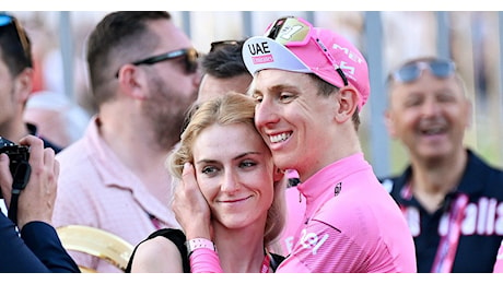 Il campione di ciclismo Pogacar rinuncia alle Olimpiadi per la fidanzata? La scelta e la storia con Urska Zigart